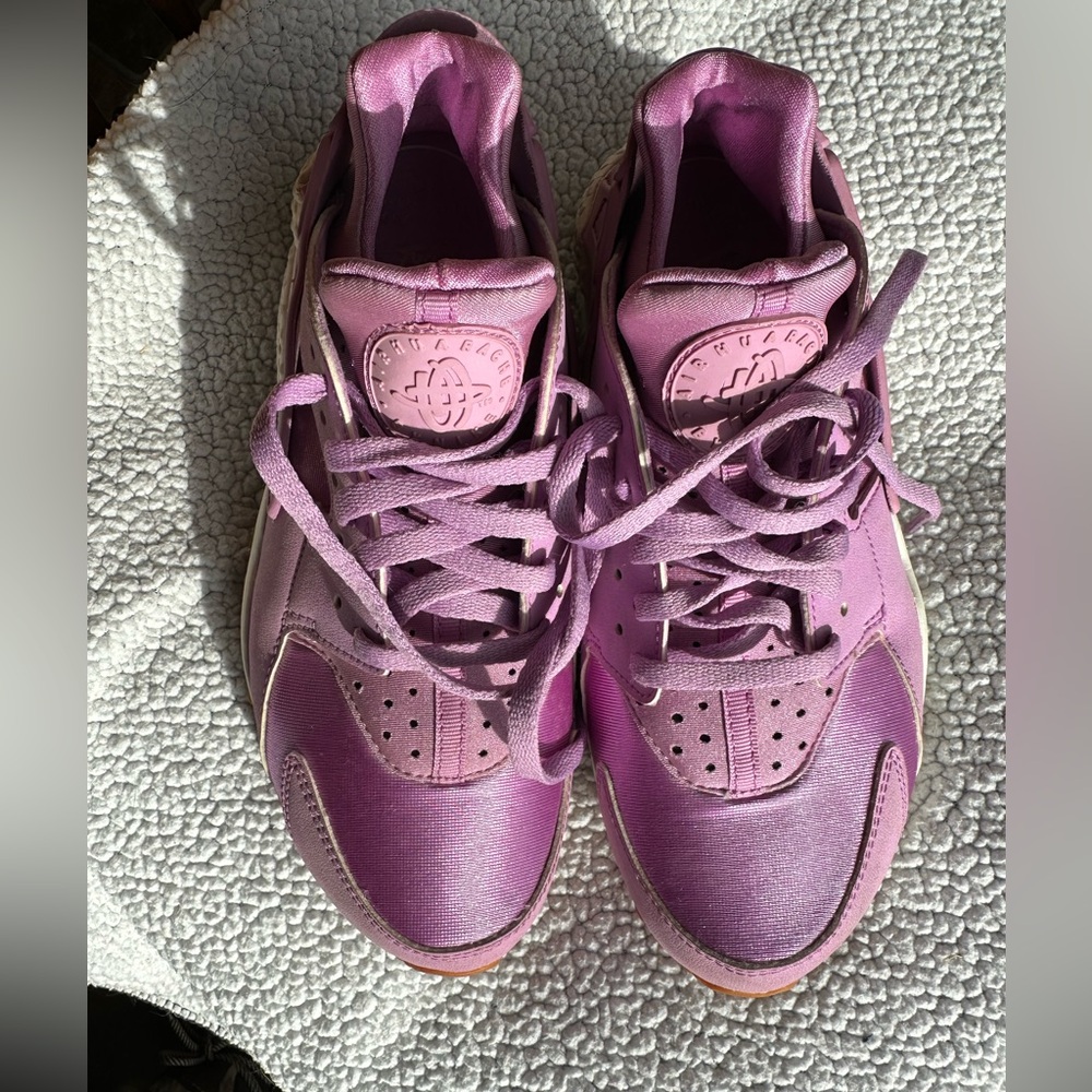 NEW—Nike Women's Lavender Sneakers